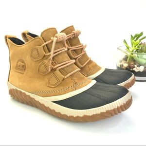 LIKE NEW Sorel Out 'N About Plus Boots- I purchased NWOT and only wore once